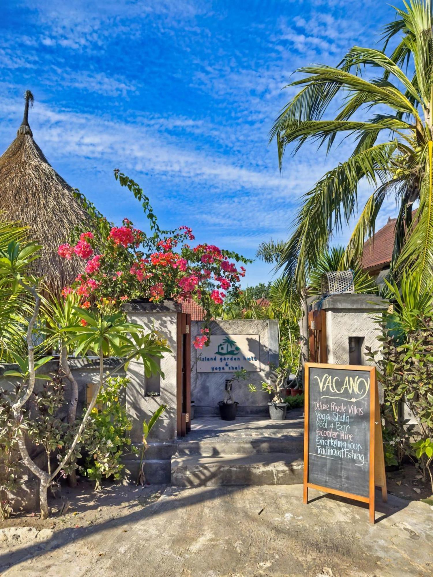 Island Garden Huts Lembongan Bed & Breakfast Exterior photo