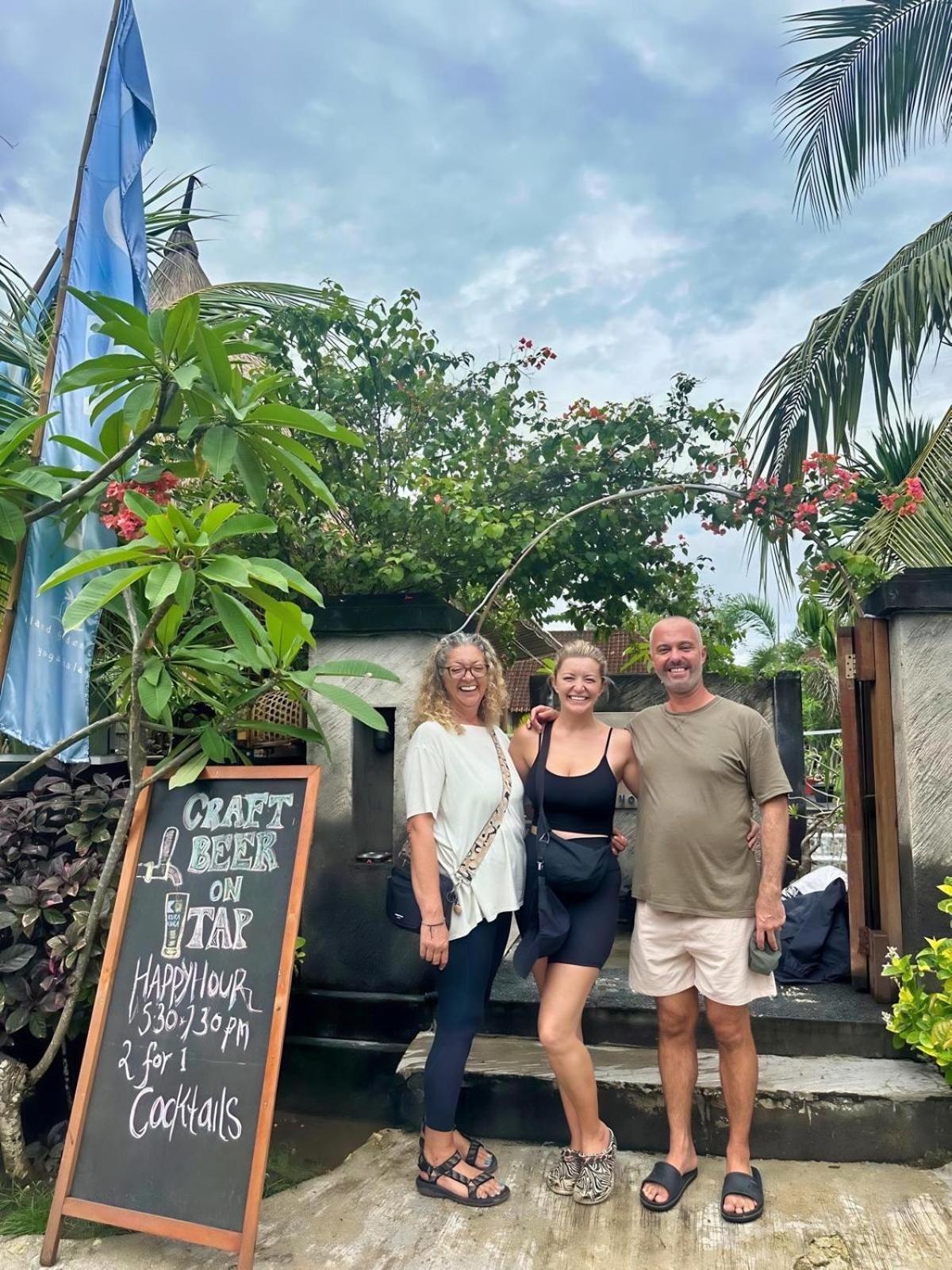 Island Garden Huts Lembongan Bed & Breakfast Exterior photo